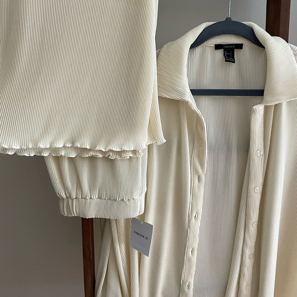 PLISSE LETTUCE EDGE shirt & pants SET - Picture 3 of 4